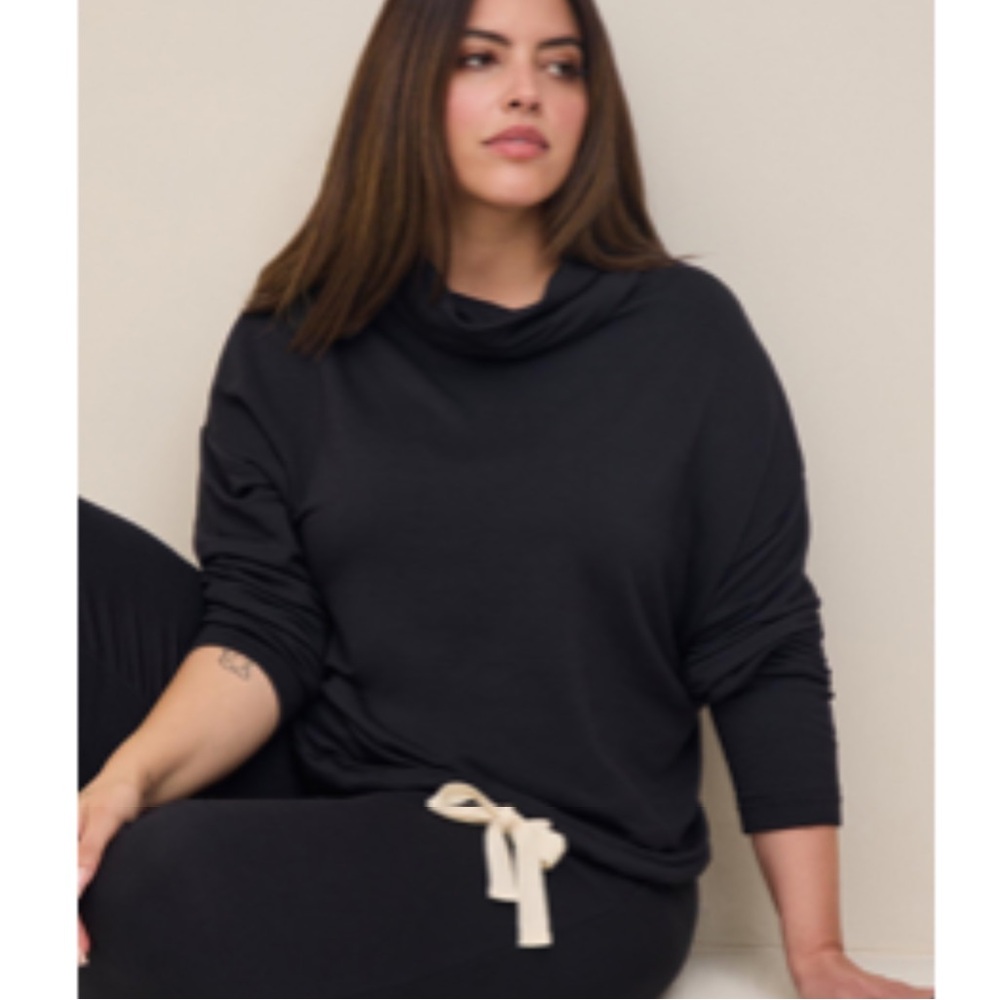 Torrid Black Dream Fleece Cowl Neck Lounge Sweater size 6